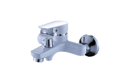 Смеситель для ванны AQUATTRO Q01-3403 одноруч, с коротким изливом 16 см, ручка-пластик,бел мат[1/10]